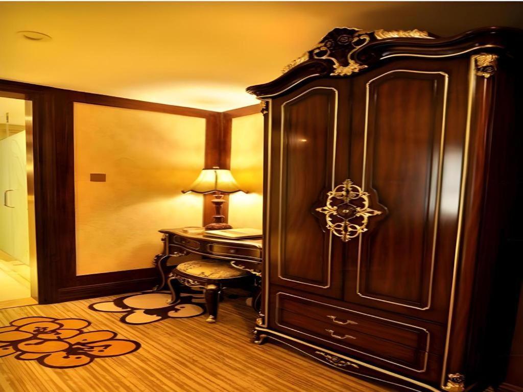 Chengdu French Theme Gold Palace Kültér fotó